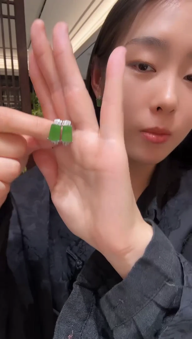 未镶嵌和田玉耳饰1