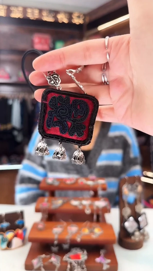 【闪购商品】织绣176蚩梦苗族古绣