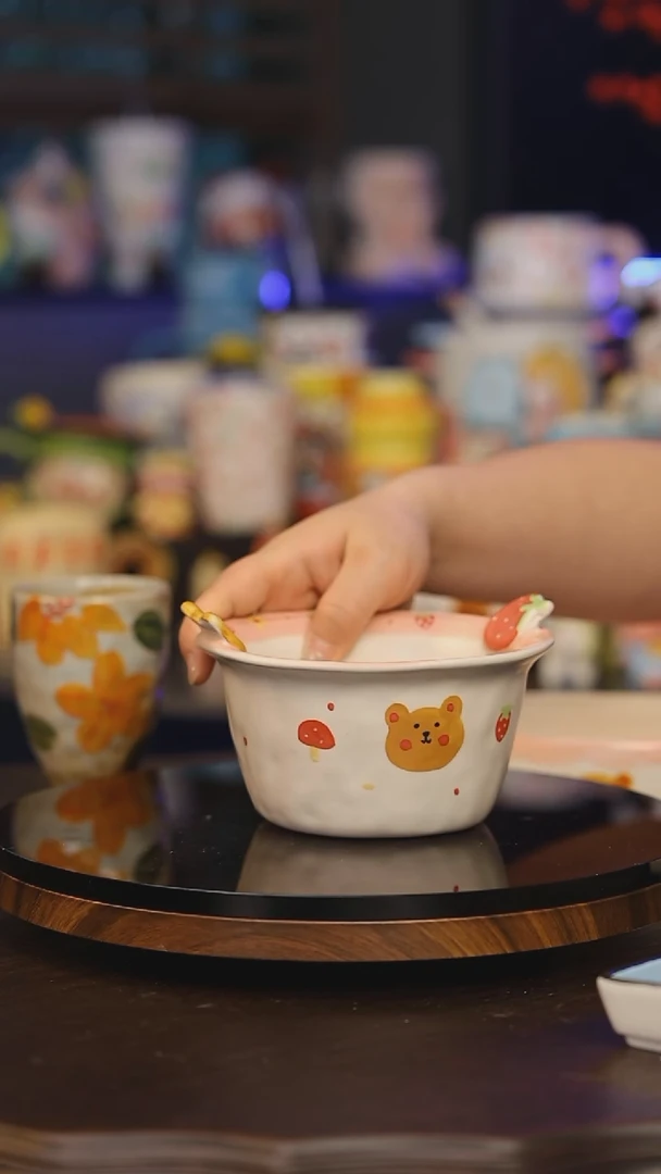 【闪购商品】摆件景德镇釉下彩绘设计师款式陶瓷