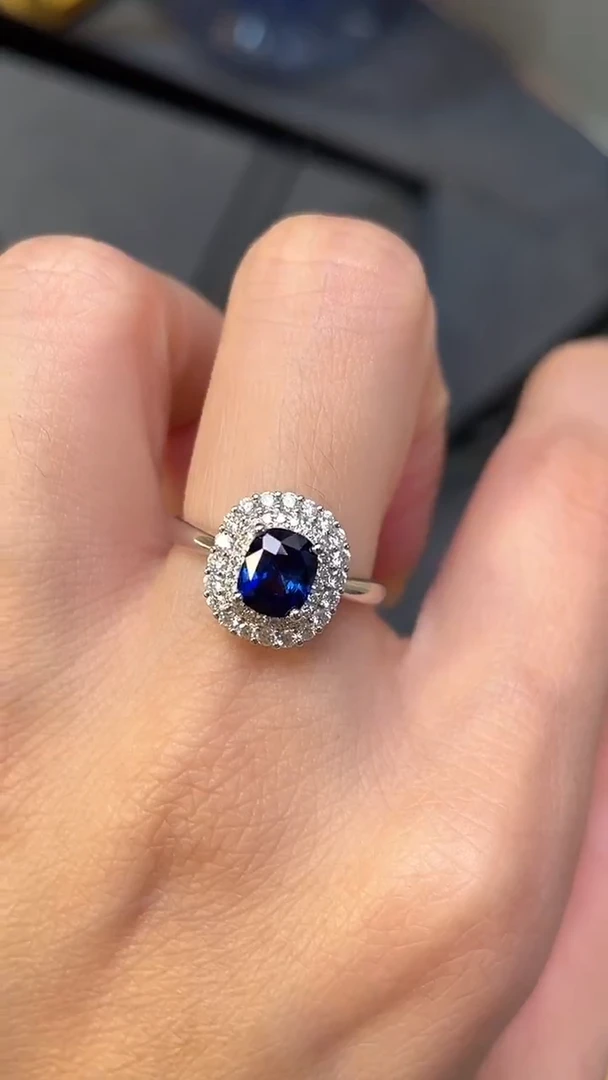 戒指蓝宝石铂Pt950镶嵌皇家蓝主石：1.13ct