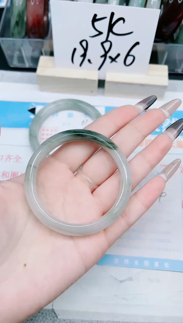 【闪购商品】石英质玉手镯未镶嵌62-54