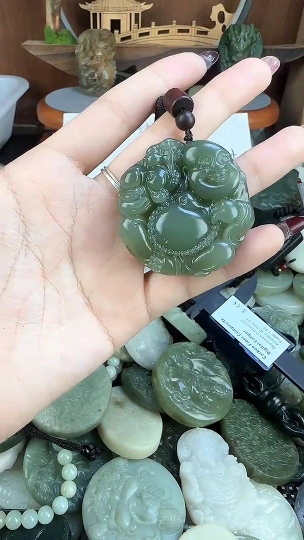 颈饰未镶嵌和田玉1