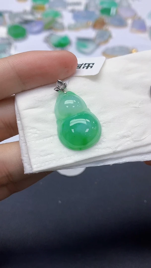 翡翠18K金镶嵌颈饰 天然缅甸a货翡翠