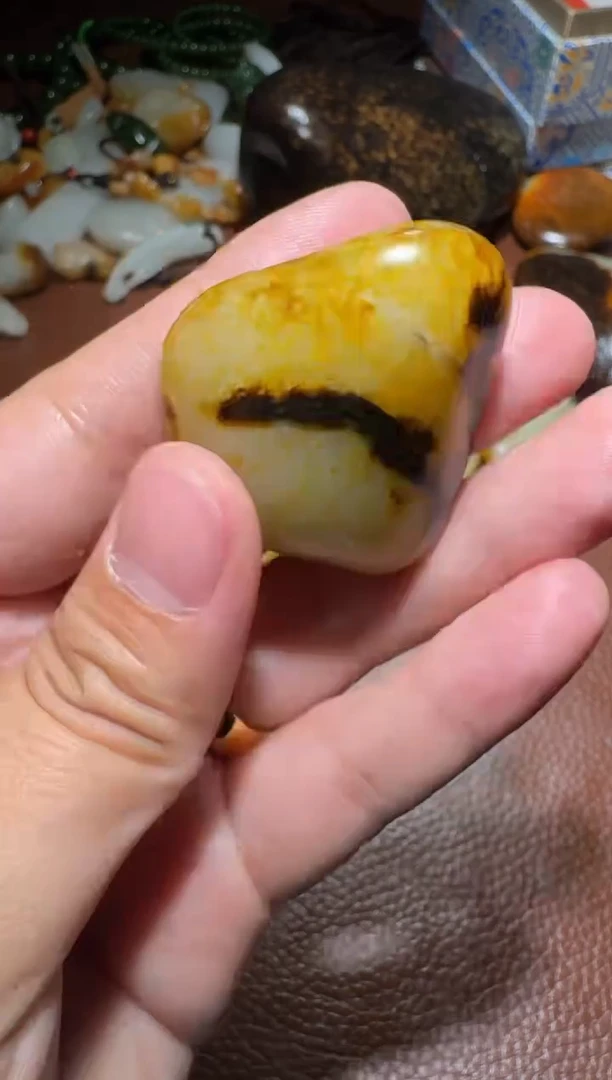 未镶嵌和田玉挂件爱*妇和田玉