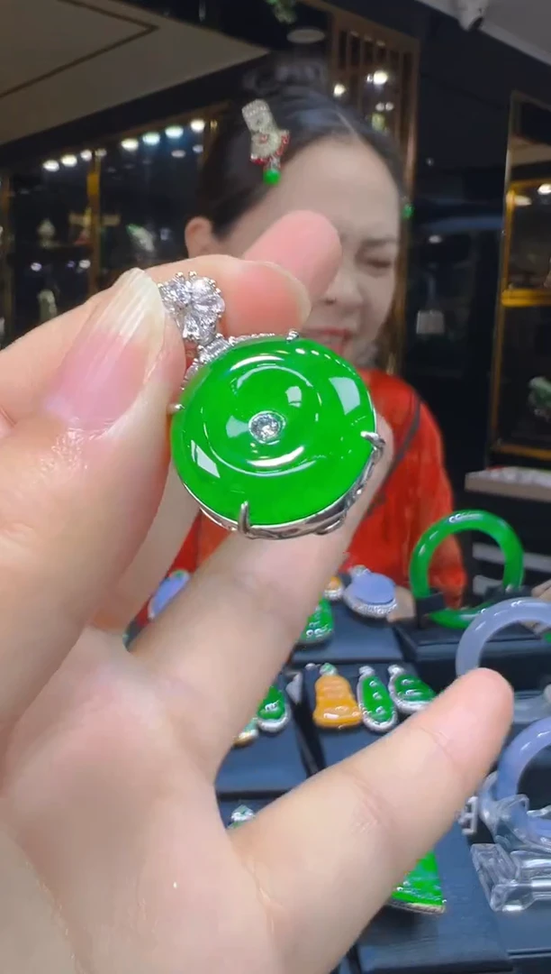 吊坠(赠链)银S925镶嵌翡翠011（多样性发其一）