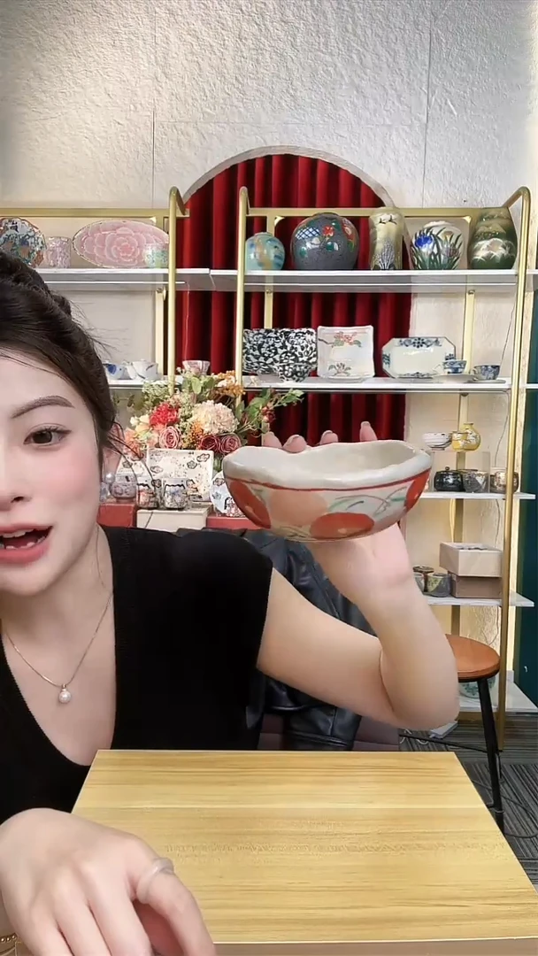 盘手绘红果花13cm钵一个