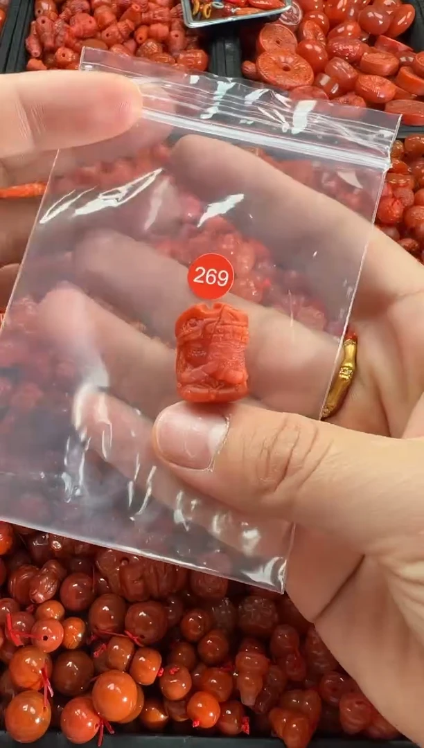 【闪购商品】南红玛瑙颈饰未镶嵌1