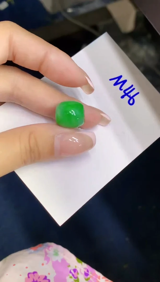 翡翠未镶嵌颈饰缅甸天然翡翠A货