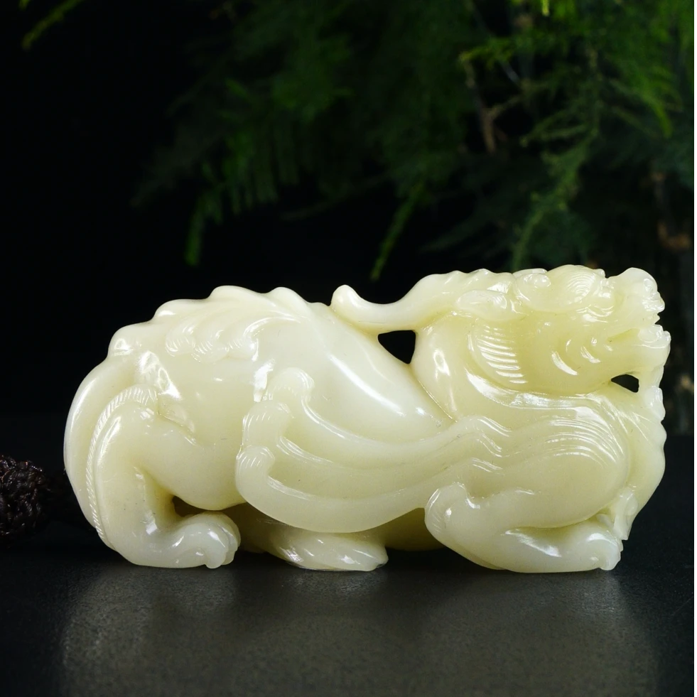 37寿山石芙蓉貔貅手把件115.4克7.8x2.8x3.9cm，1YP