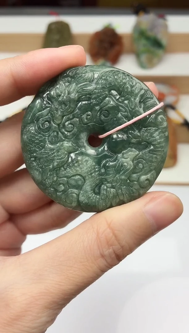 颈饰未镶嵌翡翠牌子