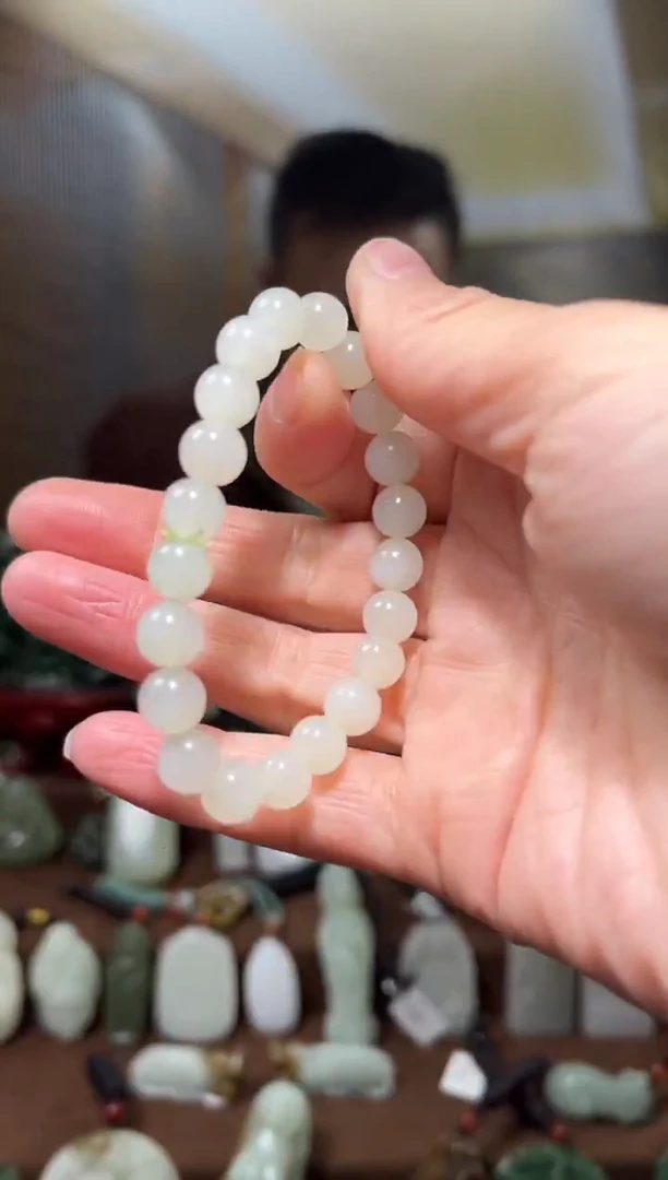 颈饰未镶嵌和田玉·