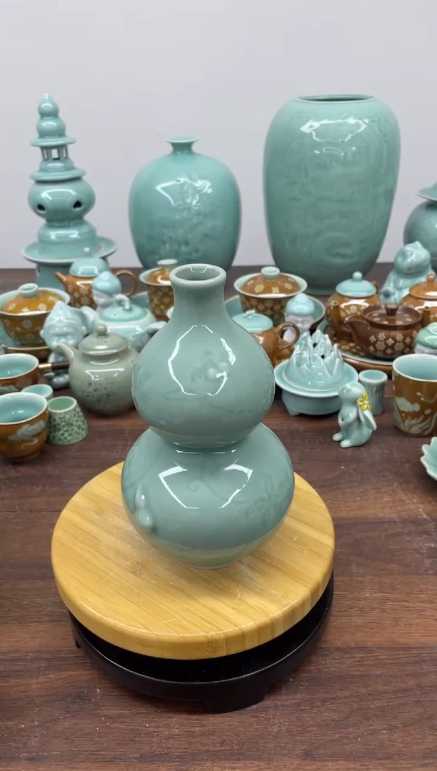 特价青瓷 慧语瓷坊 微瑕18.8厘米