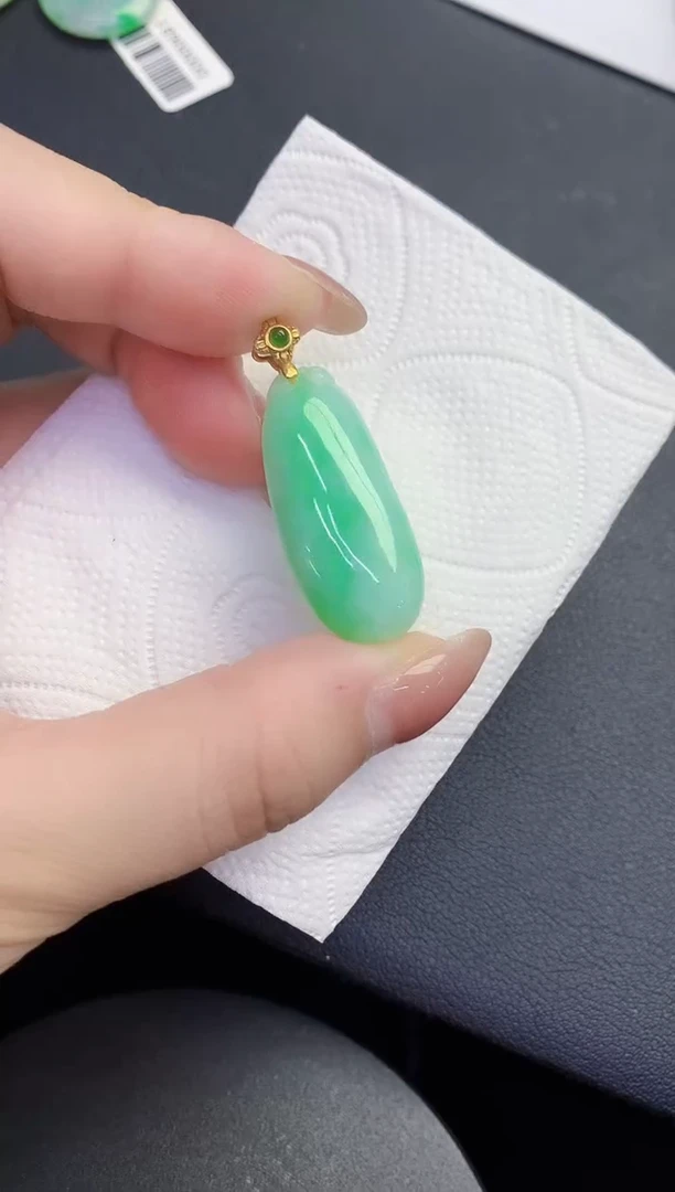 颈饰未镶嵌翡翠缅甸天然翡翠A货