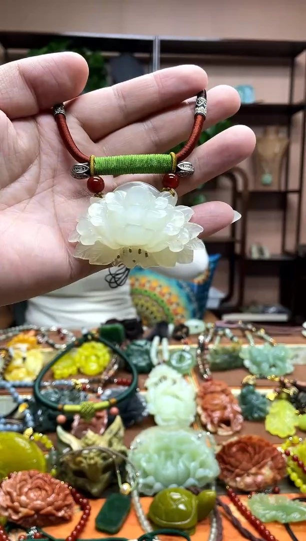 未镶嵌岫玉吊坠·