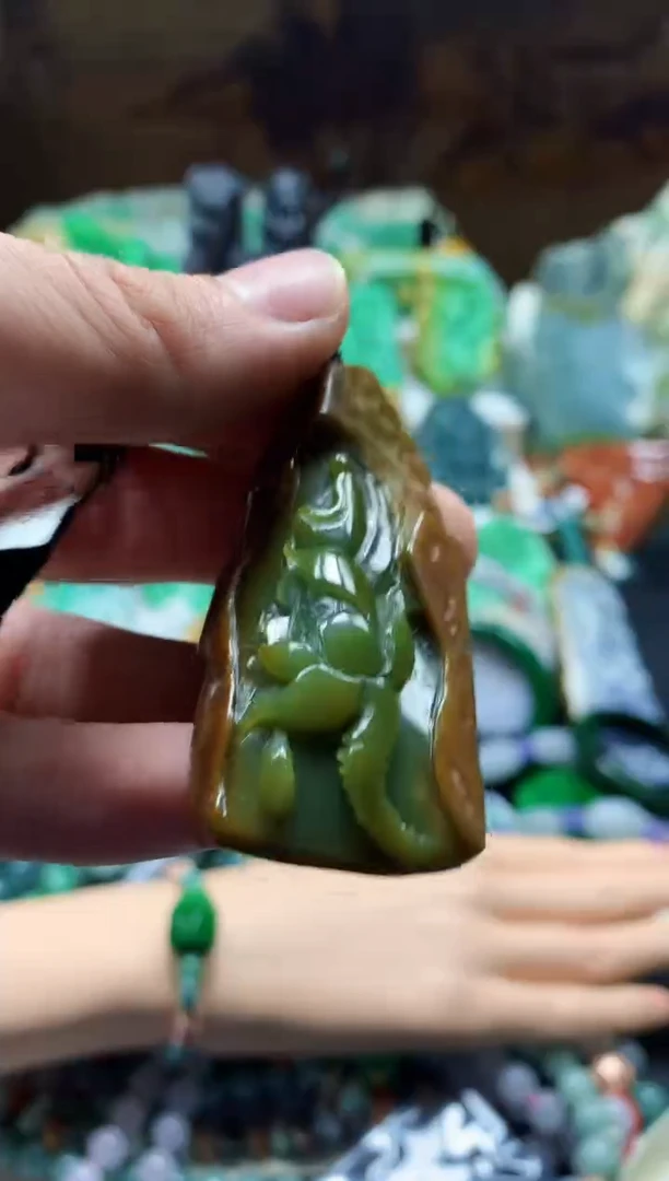 颈饰未镶嵌翡翠天然A货翡翠