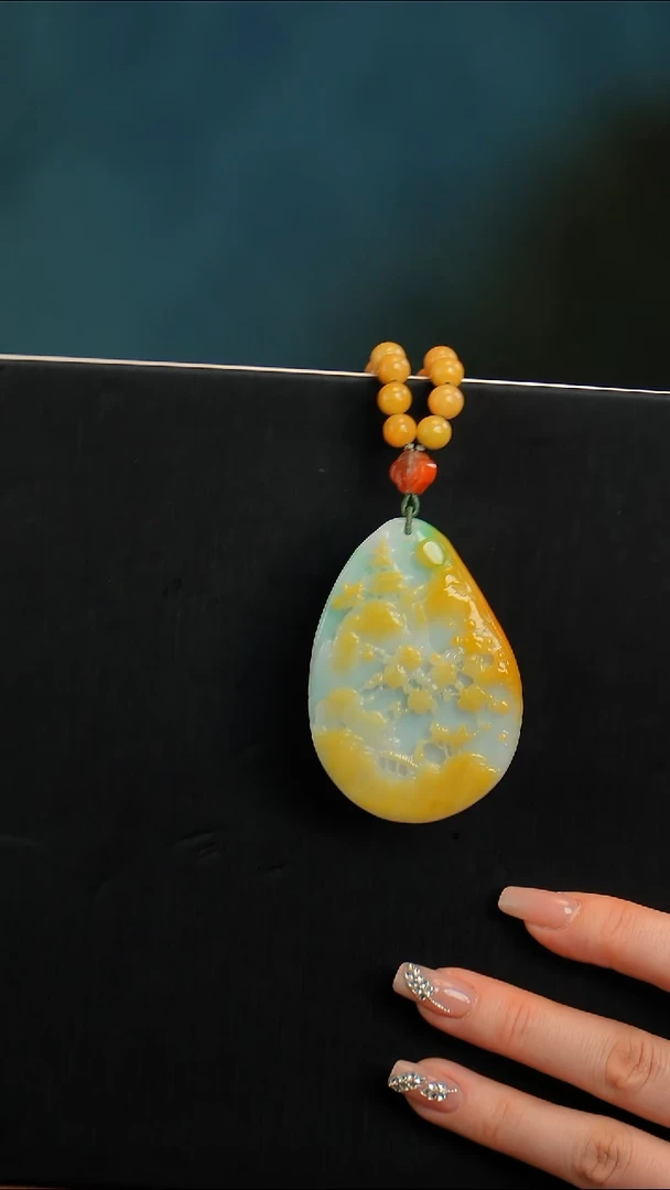 【闪购商品】翡翠颈饰未镶嵌山水