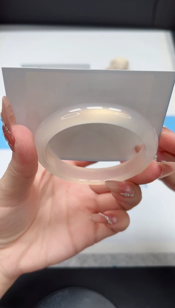 【闪购商品】石英质玉手镯未镶嵌22/荔枝57.1