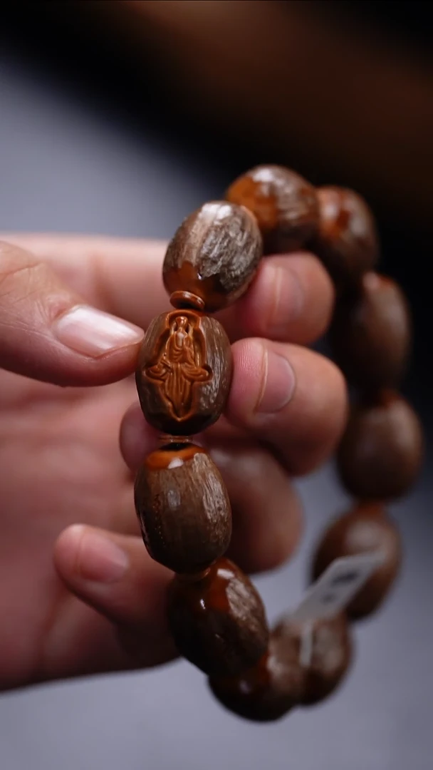 【闪购商品】橄榄核吊坠更厉害