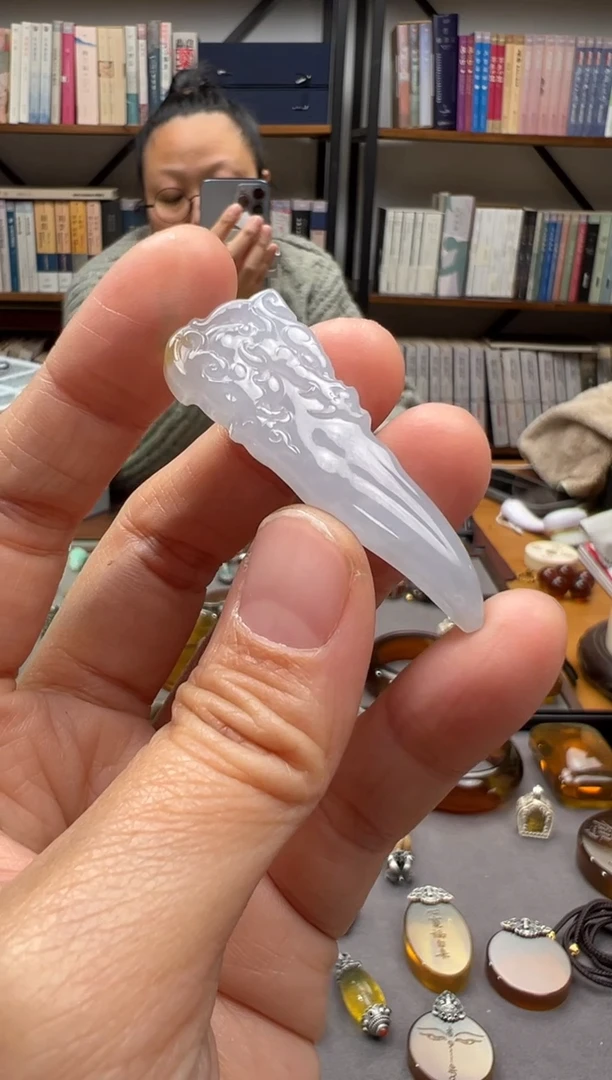 【闪购商品】翡翠颈饰未镶嵌翡翠龙牙吊坠