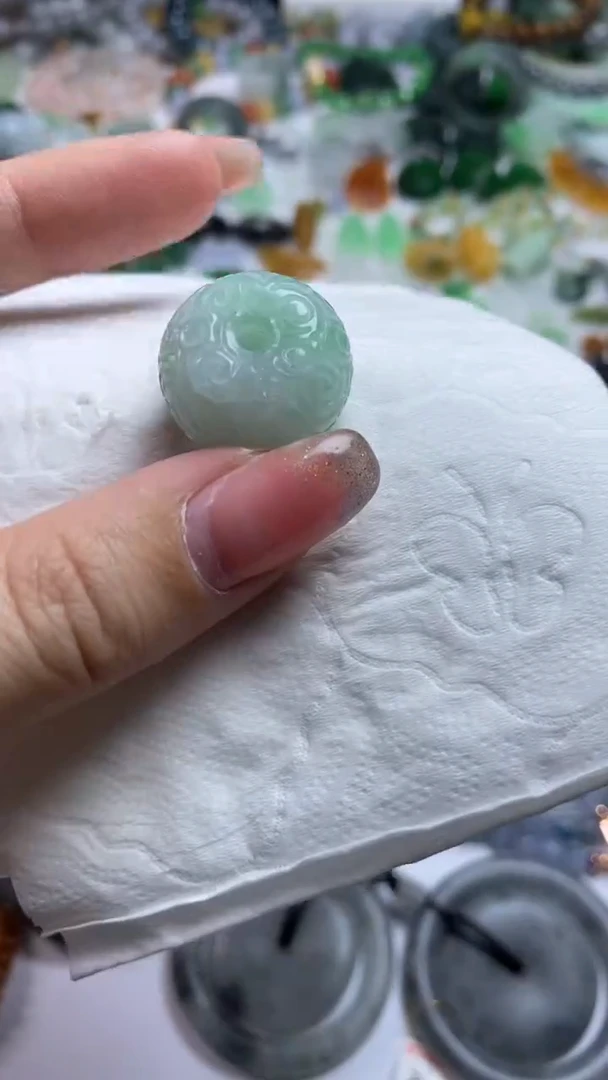 翡翠挂件未镶嵌翡翠