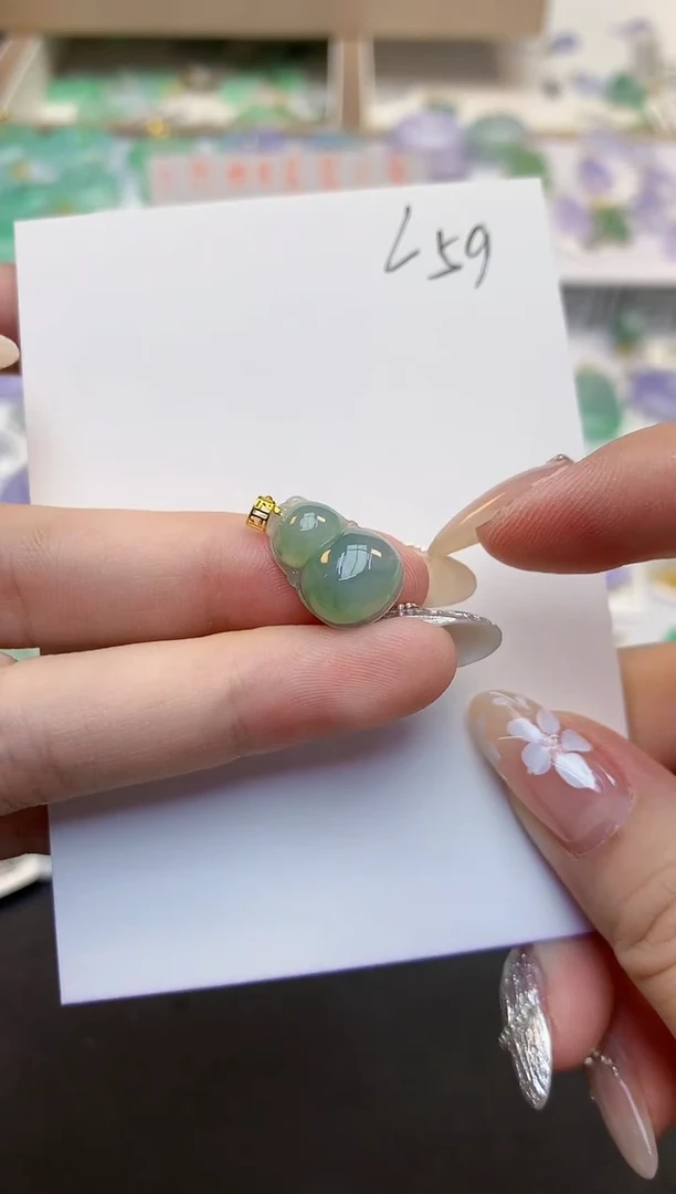 翡翠18K金镶嵌颈饰11111111