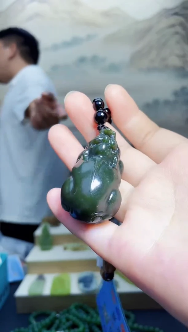 和田玉未镶嵌颈饰1