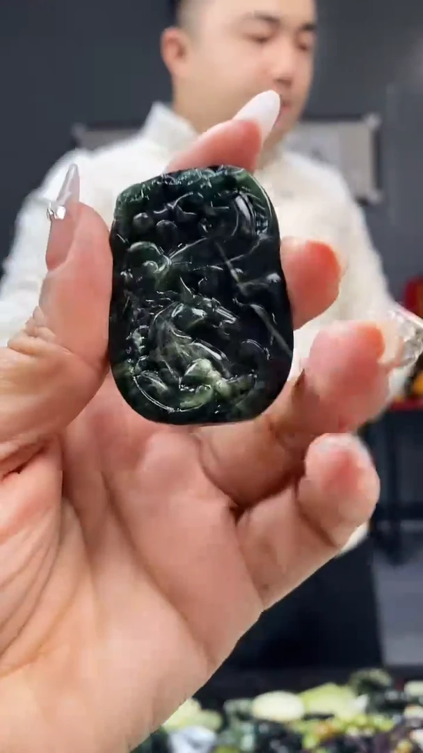 未镶嵌蛇纹石玉其他天然岫玉（多样性发其中之一）