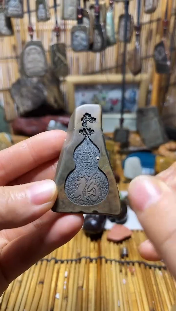 40戈壁石雕刻手把件，挂件