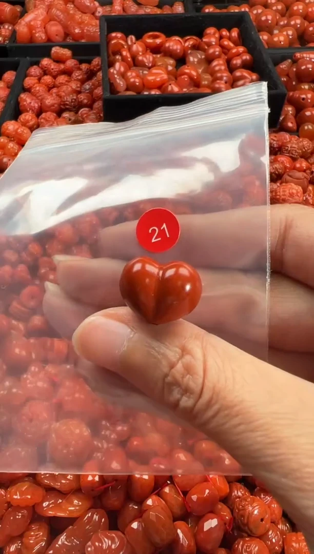 颈饰未镶嵌南红玛瑙1