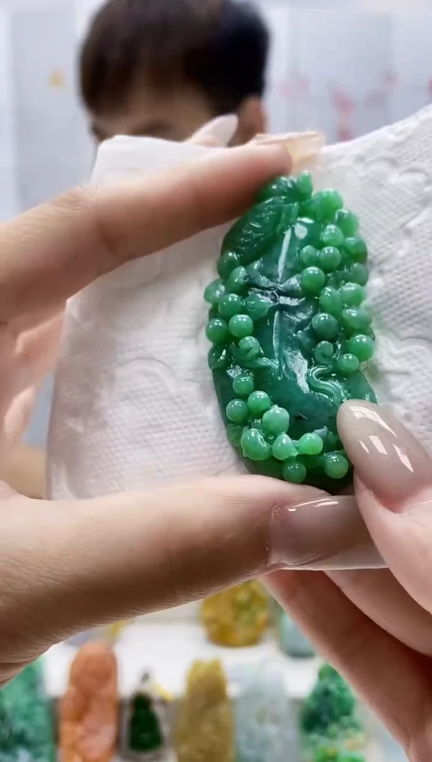 未镶嵌定制翡翠4868lr-毛货挂件63