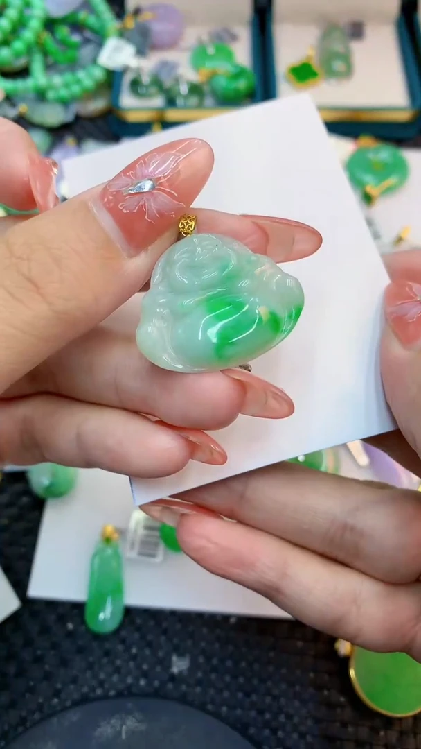 颈饰未镶嵌翡翠1