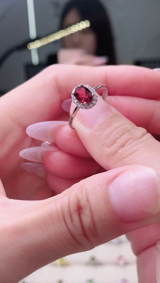 【闪购商品】石榴石戒指银S925镶嵌............