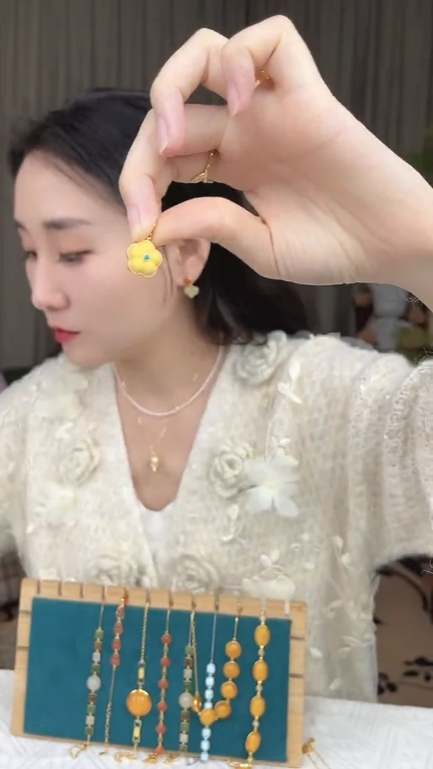 蜜蜡吊坠(不含链)未镶嵌小花蜜蜡吊坠