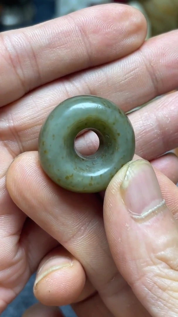 和田玉未镶嵌颈饰1