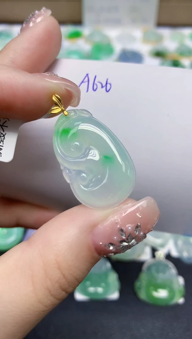 颈饰18K金镶嵌翡翠天然缅甸翡翠A货翡翠百元以上9元证书费自理