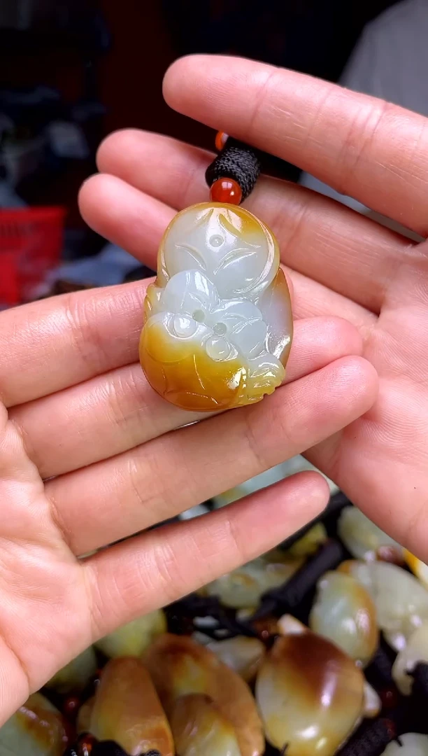 和田玉未镶嵌颈饰1