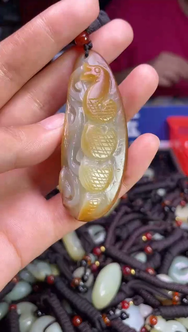 未镶嵌和田玉挂件1