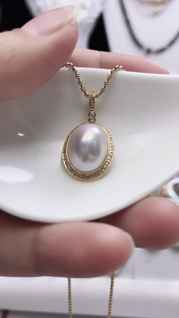 【闪购商品】拼合珍珠（马贝珠）颈饰18K金镶嵌海水马贝吊坠