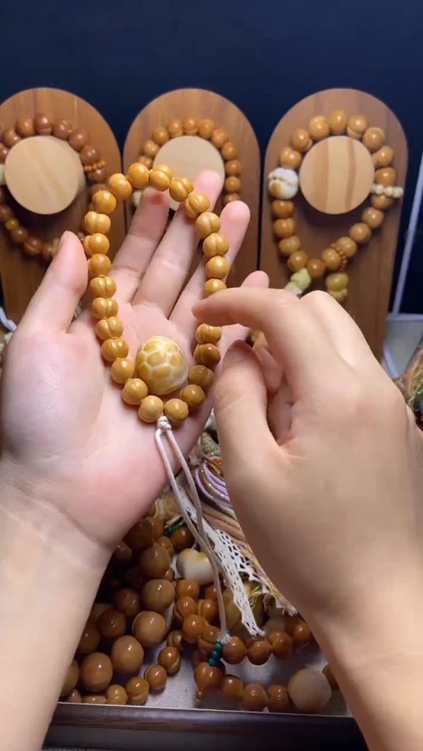 手串猴头核桃咿****?全品小馒头+富甲三通新绿流苏