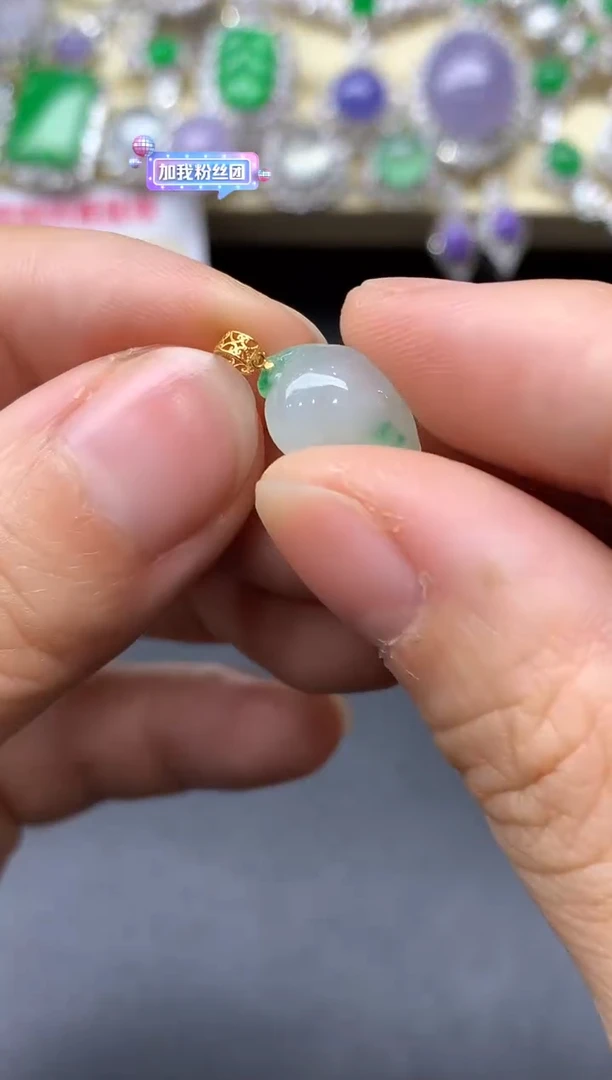 颈饰18K金镶嵌翡翠30-中国好珍宝