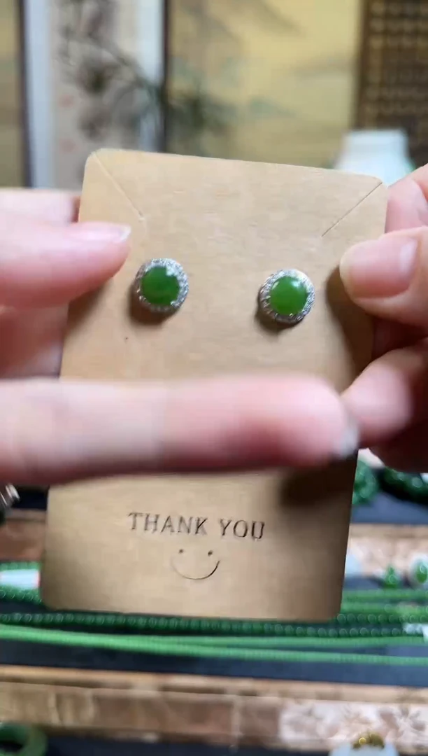 颈饰银S925镶嵌和田玉阳绿蛋面耳饰一对