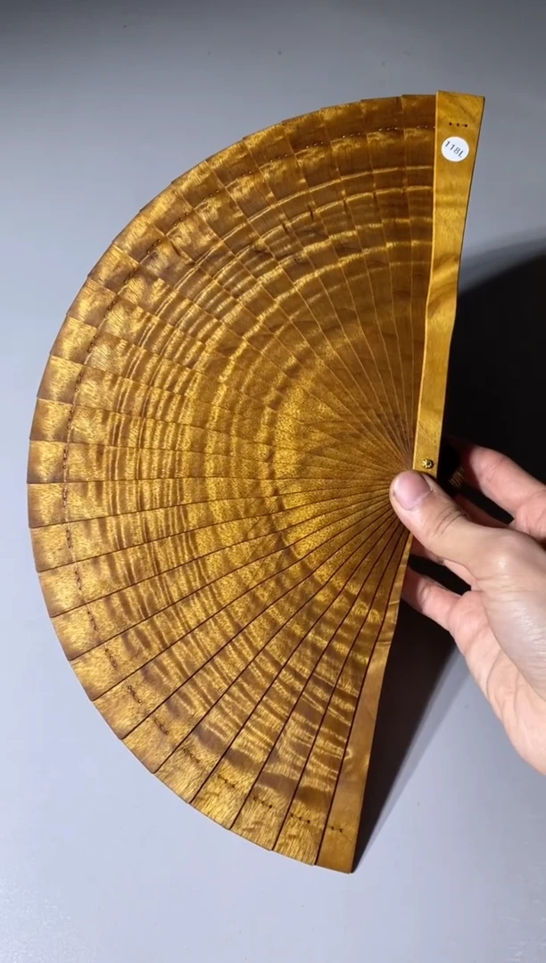 【闪购商品】金丝楠木雕118号18cm金丝楠木小叶桢楠扇子