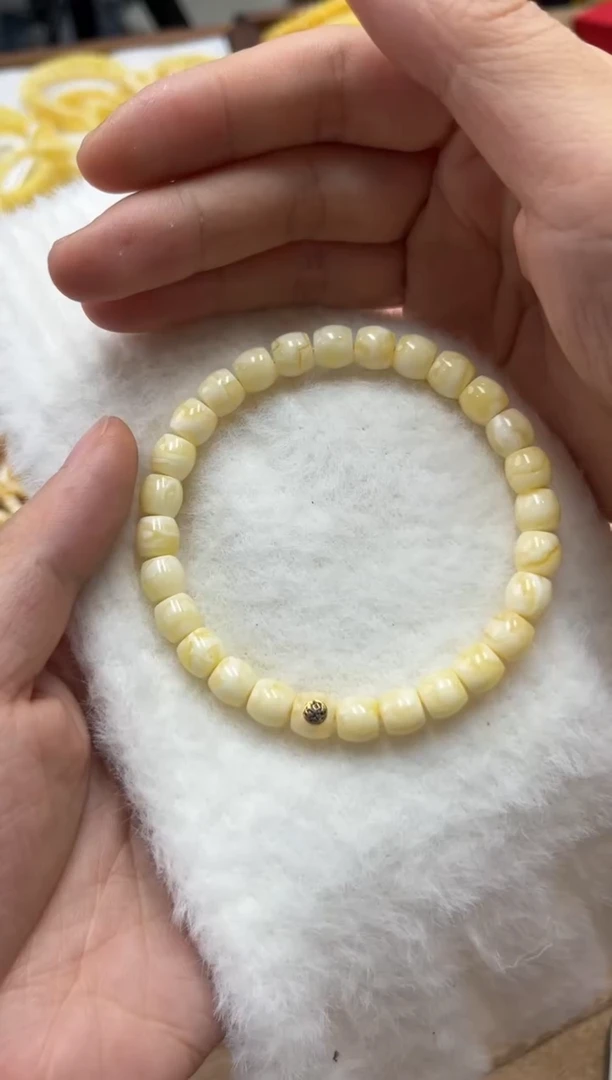 【闪购商品】蜜蜡裸石未镶嵌大肥蛙