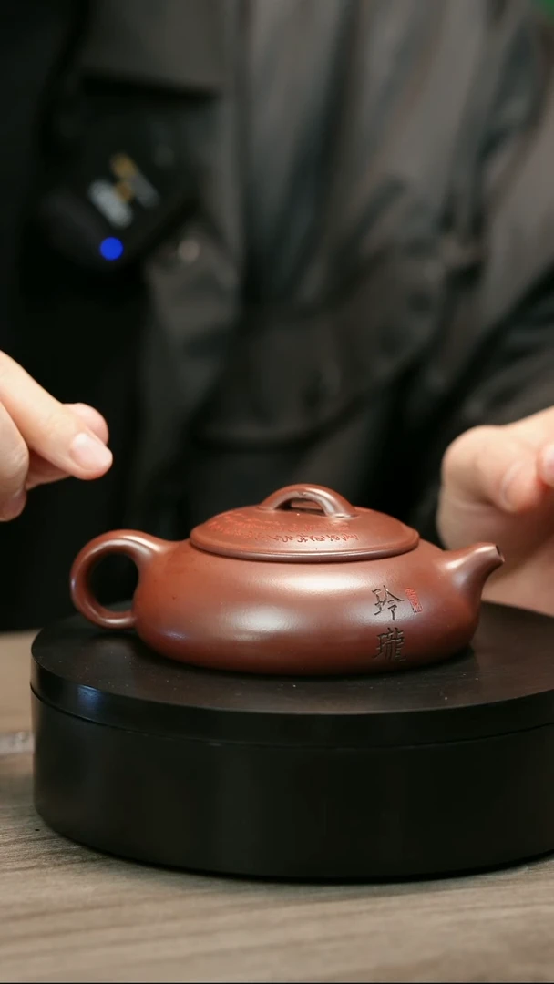 茶壶紫砂s****gH2357李传荣刻绘乳瓢