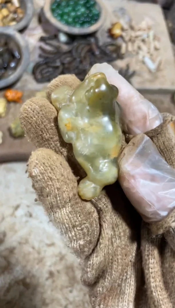 未镶嵌和田玉挂件和田玉未镶嵌挂件