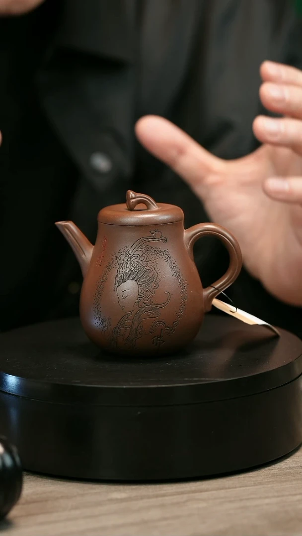 茶壶紫砂余**哥H2480赵信军刻绘高果