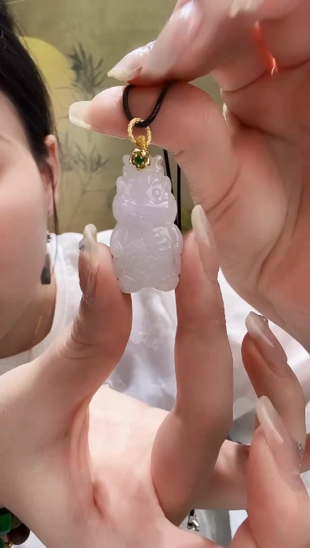 颈饰未镶嵌翡翠吊坠