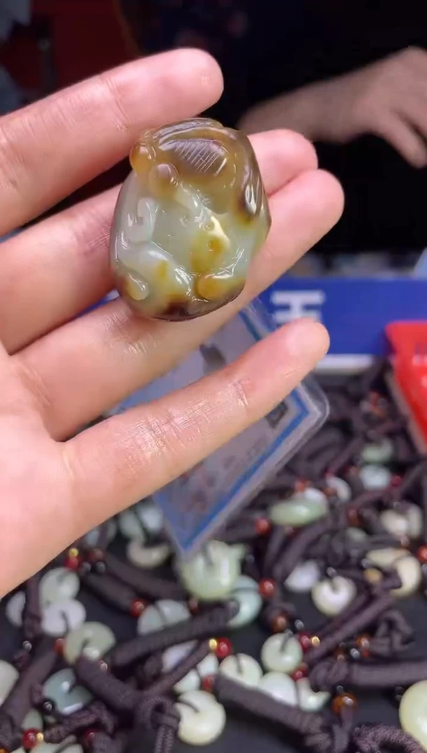 未镶嵌和田玉挂件1