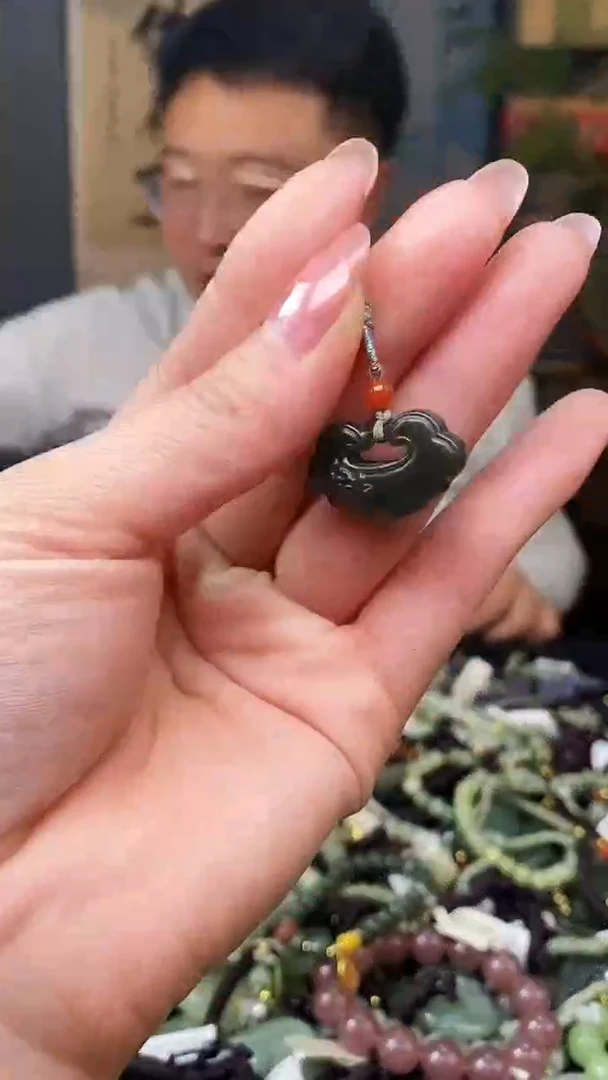 颈饰未镶嵌和田玉多样性发货，拍一发一