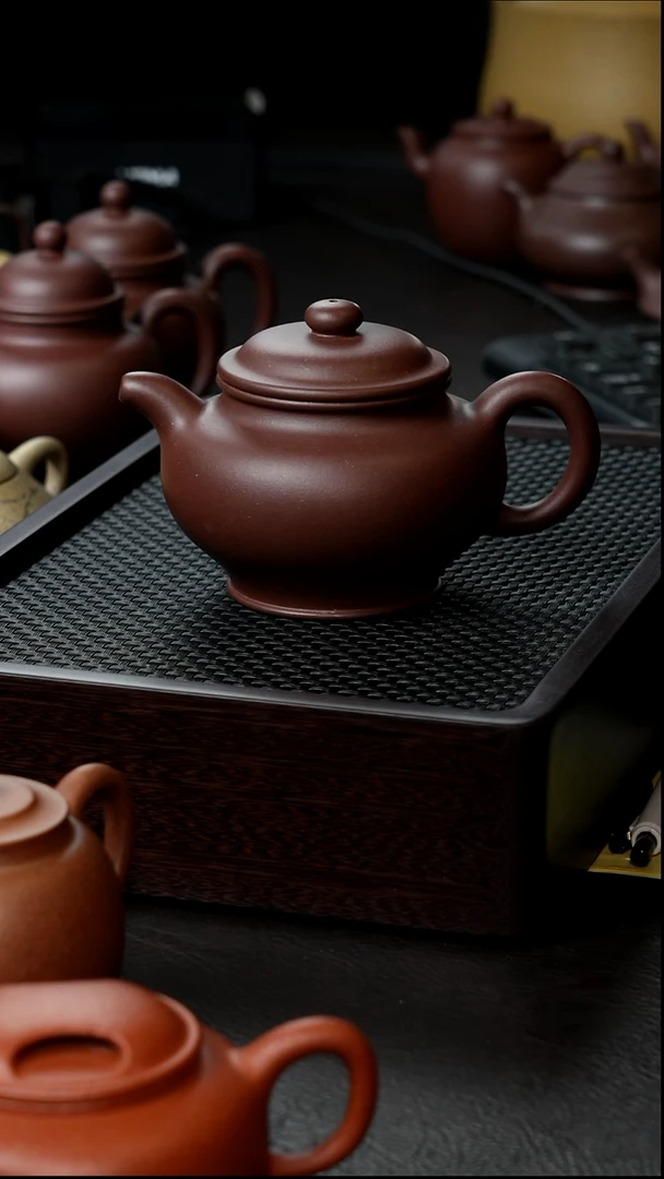 茶壶紫砂紫泥掇只半手260         全品